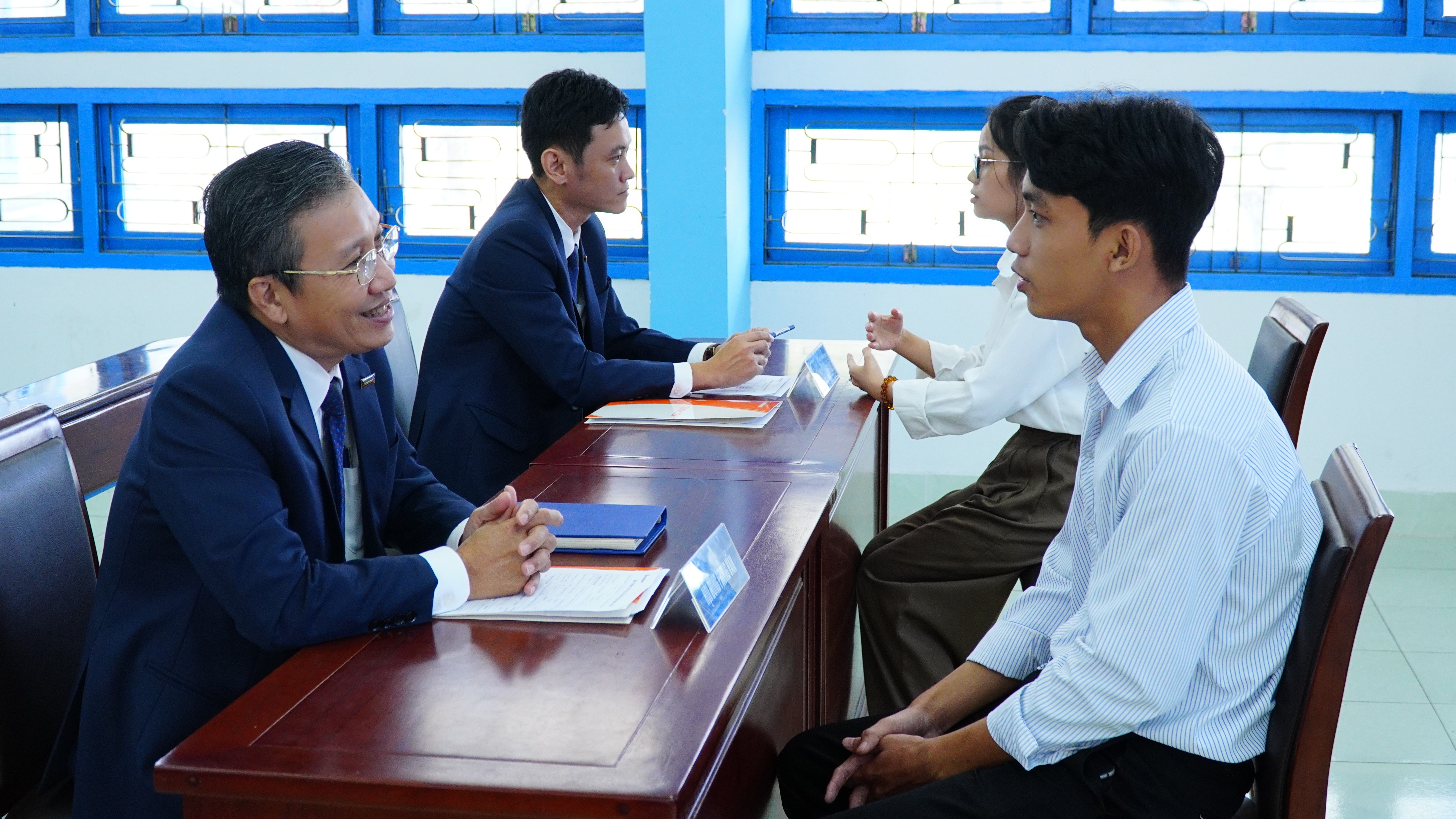 Sinh viên QNU nắm bắt cơ hội việc làm ngay sau tốt nghiệp