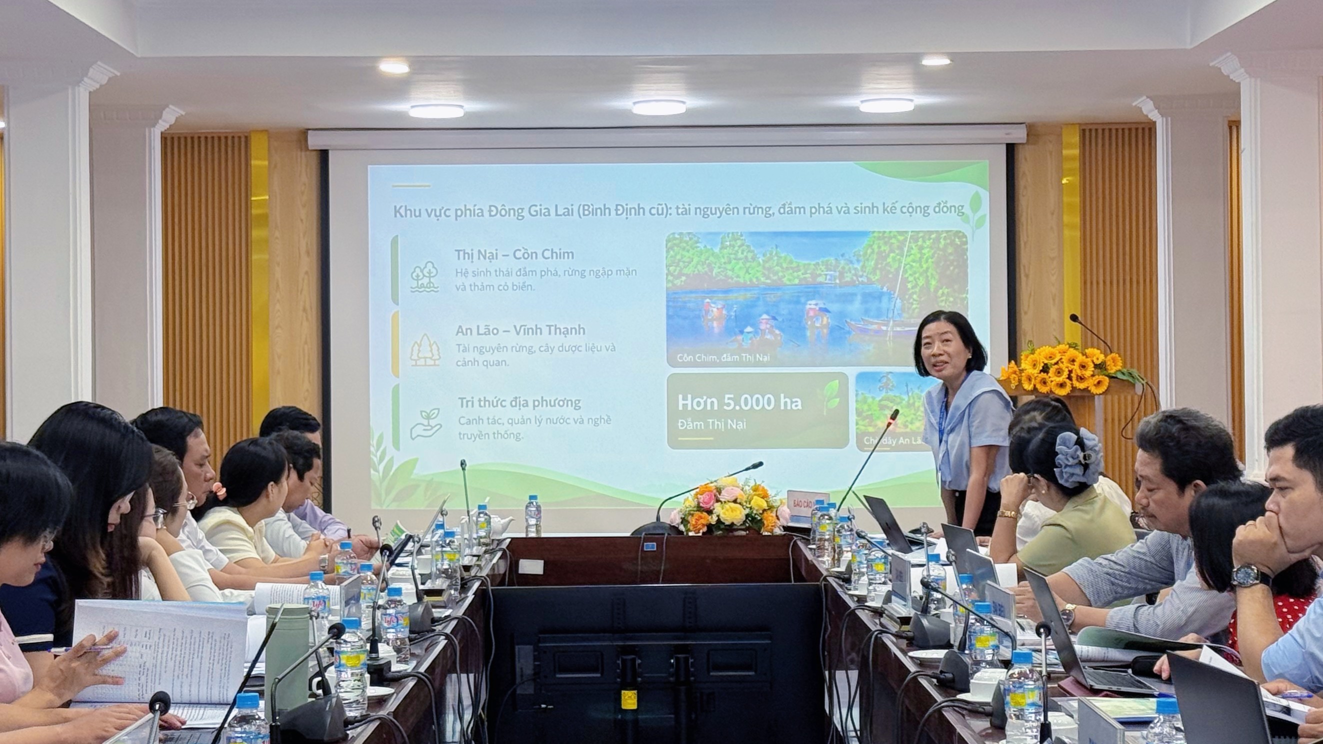 Trường Đại học Quy Nhơn tổ chức hội thảo khoa học về tài nguyên bản địa và bảo tồn tài nguyên bản địa trong bối cảnh biến đổi khí hậu