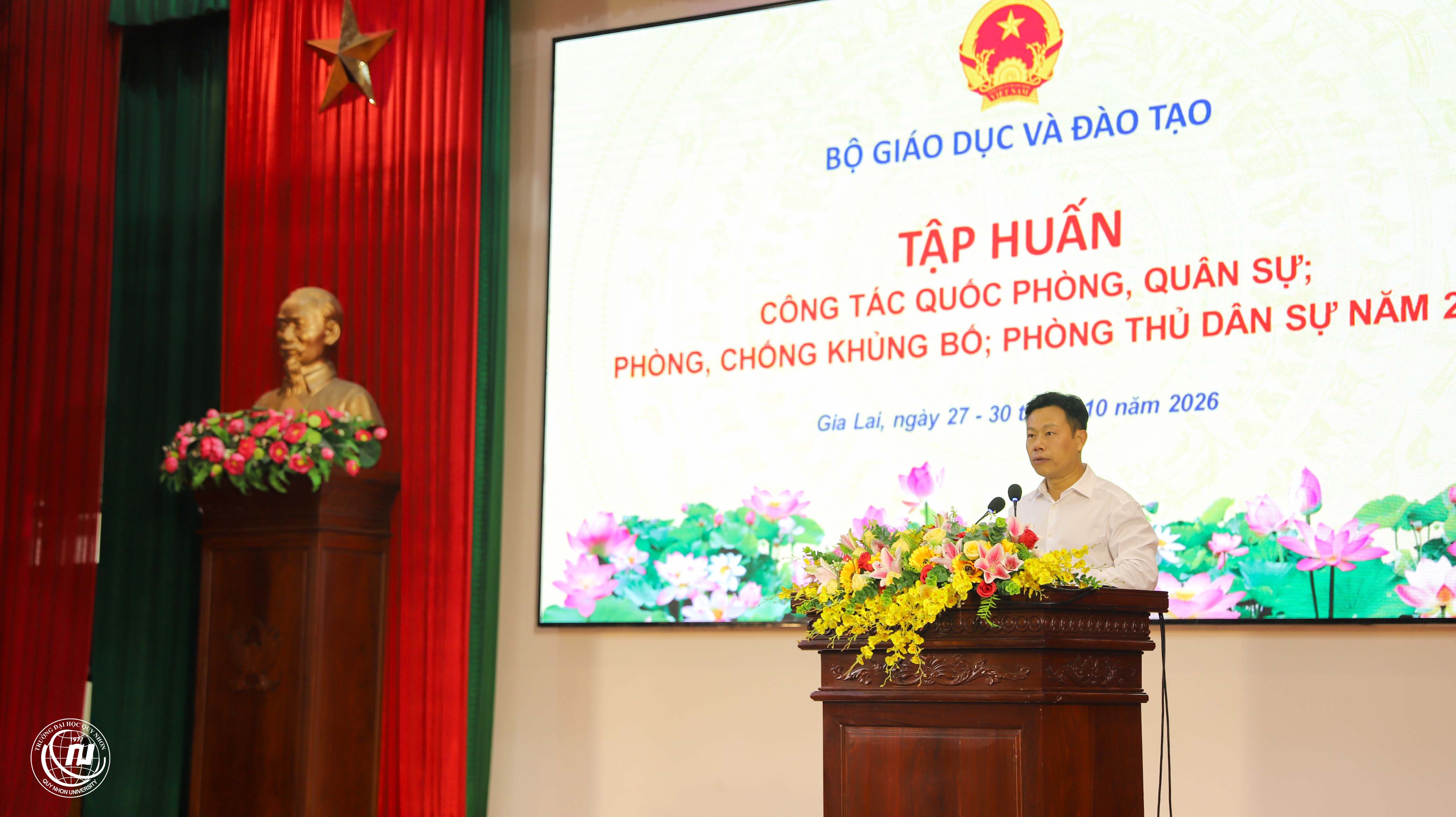 Bộ Giáo dục và Đào tạo tổ chức Hội nghị tập huấn công tác quốc phòng, quân sự năm 2026 tại QNU